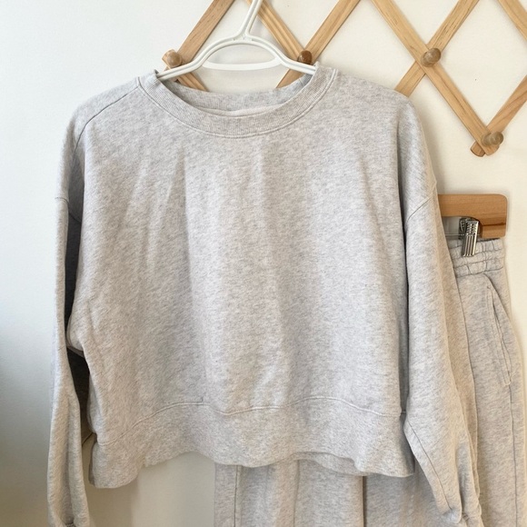 Old Navy SoComfy sweatsuit - Picture 9 of 9
